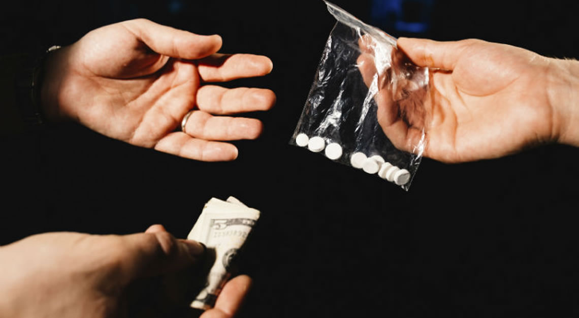 selling drugs in arizona